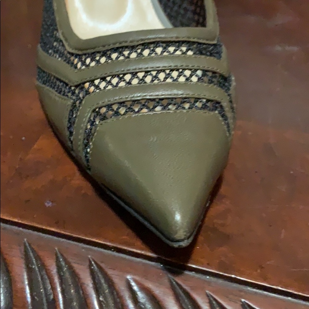 Shoes - Picture 4 of 4